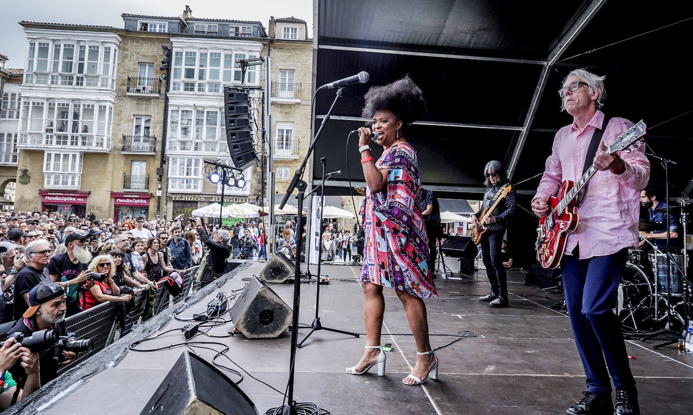 Todo el ambiente de la Virgen Blanca