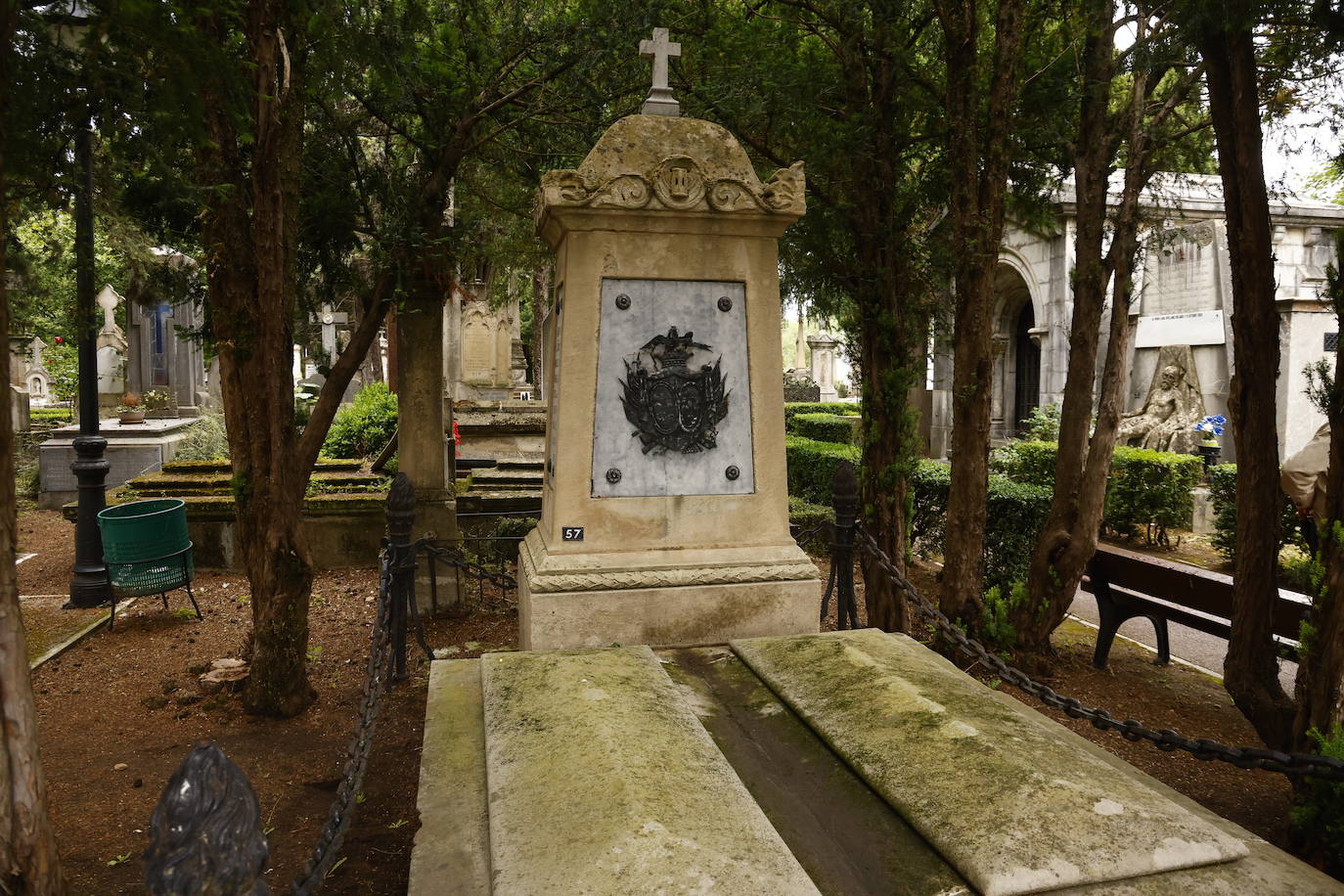 La ofrenda floral al General Álava en Vitoria, en imágenes