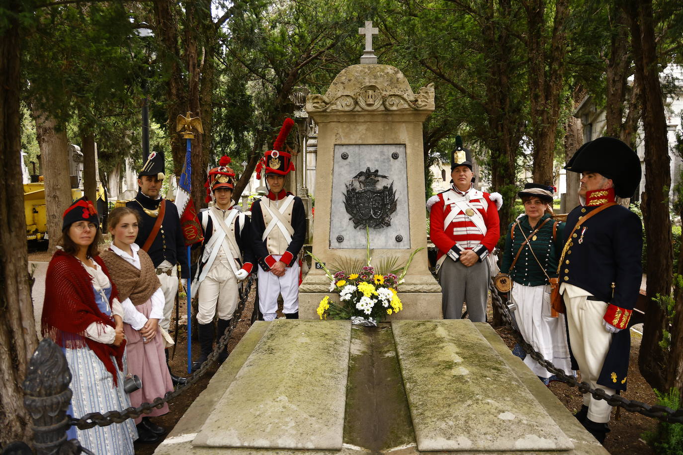 La ofrenda floral al General Álava en Vitoria, en imágenes