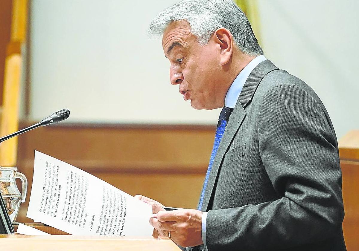 El presidente del PP vasco, Javier de Andrés, el pasado jueves en el Parlamento vasco.