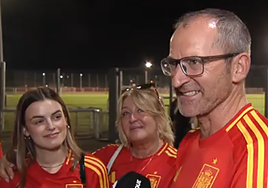 Los 13 familiares de Vivian que acompañaron al jugador del Athletic en su debut: «Seguro que juegas la final y la ganas»