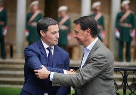 Imanol Pradales y Mikel Torres, durante el acto de Gernika del pasado sábado.