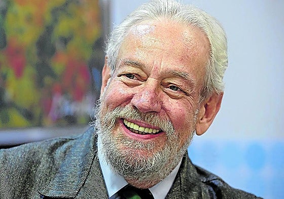 La literatura, tamizada por la experiencia vital, ocupa un primer plano en el libro de Cerolio.