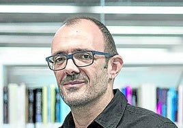 El escritor sevillano Isaac Rosa.