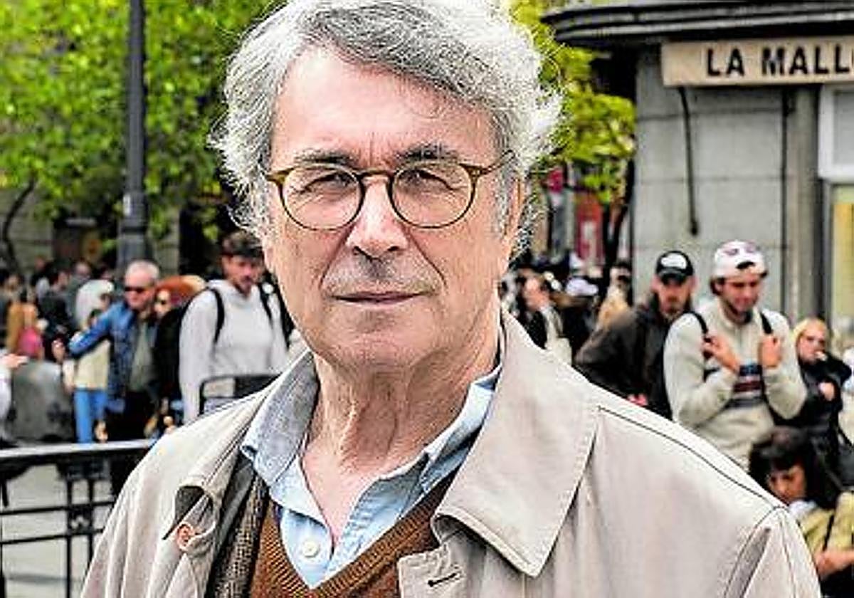 Andrés Trapiello, en el centro de Madrid.