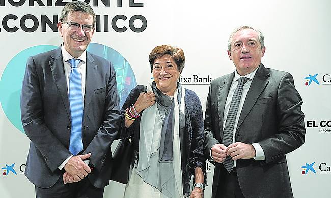 Juan José Etxeberria, Teresa Fernández Berger y Álvaro de la Rica.