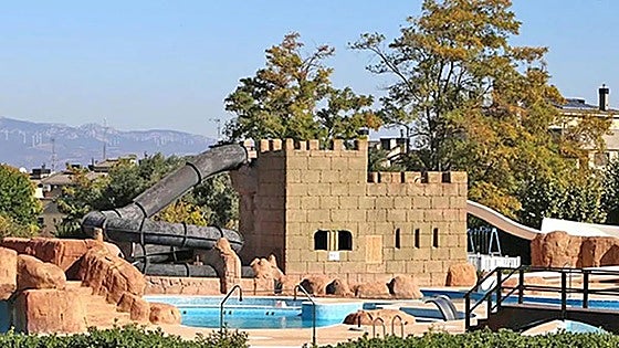 La bilbaína que hizo toples en la piscina de un pueblo de La Rioja: «Había hombres con más tetas que yo y que no las llevaban tapadas»