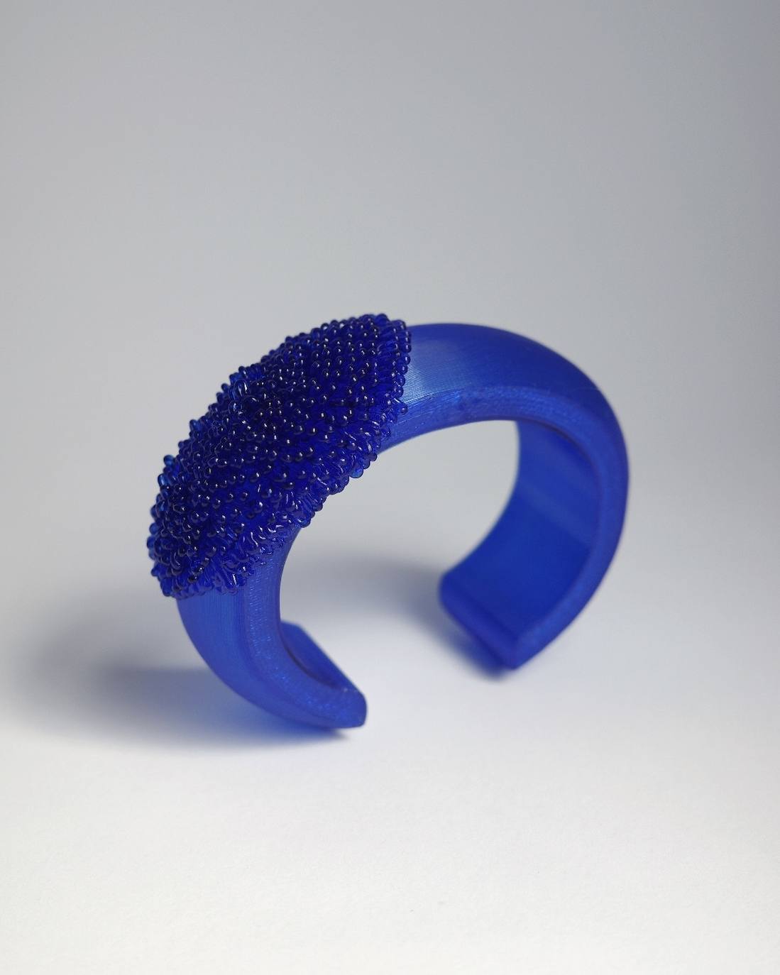 Las joyas alucinantes que crea Sara en su taller de Plentzia (y fascinan en Nueva York)