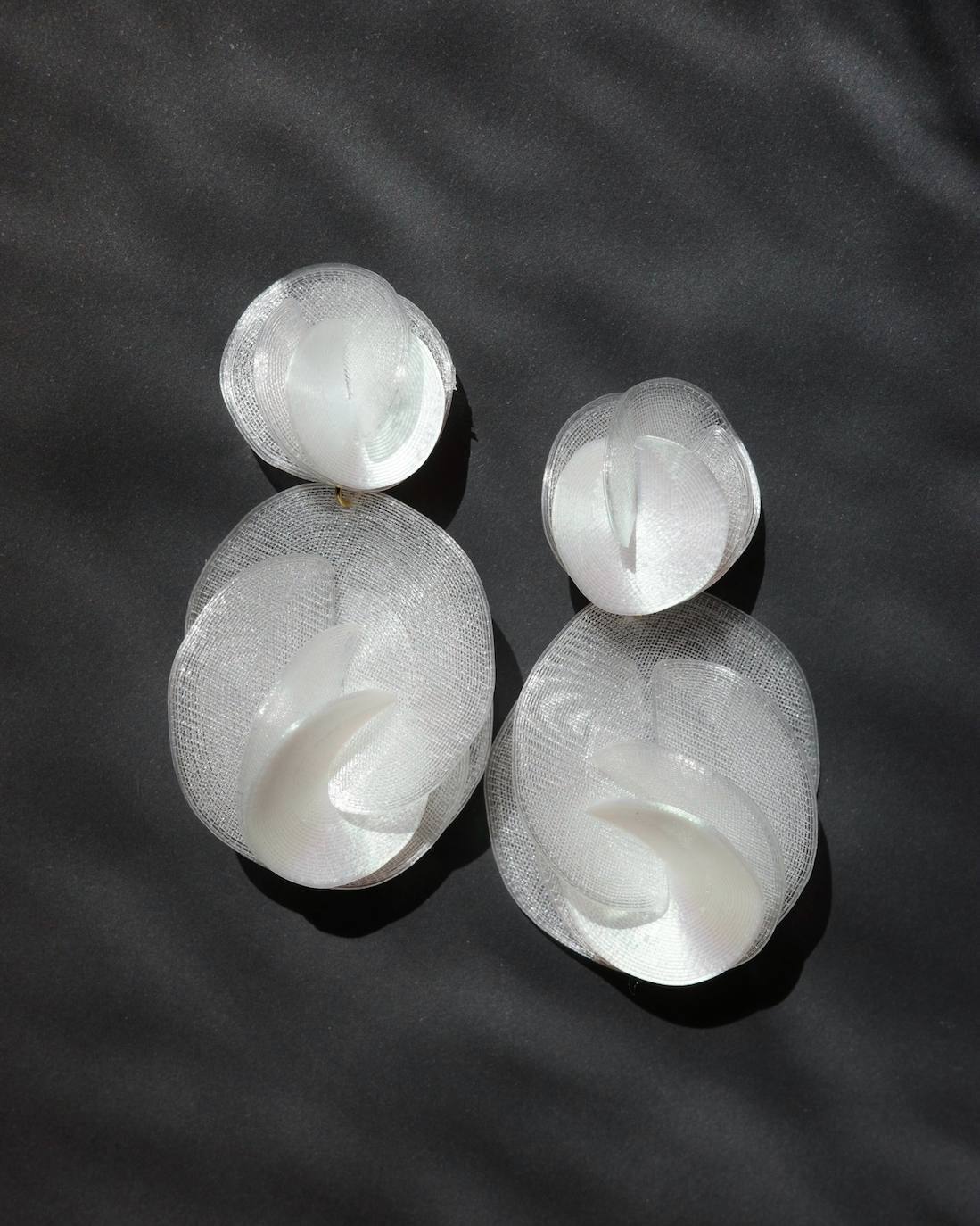 Las joyas alucinantes que crea Sara en su taller de Plentzia (y fascinan en Nueva York)