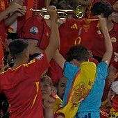 El detalle de Nico Williams con un athleticzale presente en las gradas