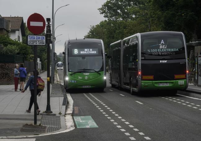 El Ayuntamiento estudia eliminar un carril del BEI para dárselo a los coches.