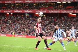Marta Unzúe, de baja por una lesión grave, prolonga un año su contrato con el Athletic