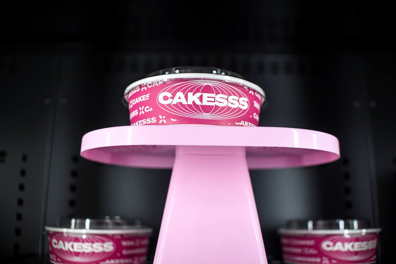 Dos amigos veinteañeros que triunfan con sus tartas de queso en Noja abren tienda en Bilbao