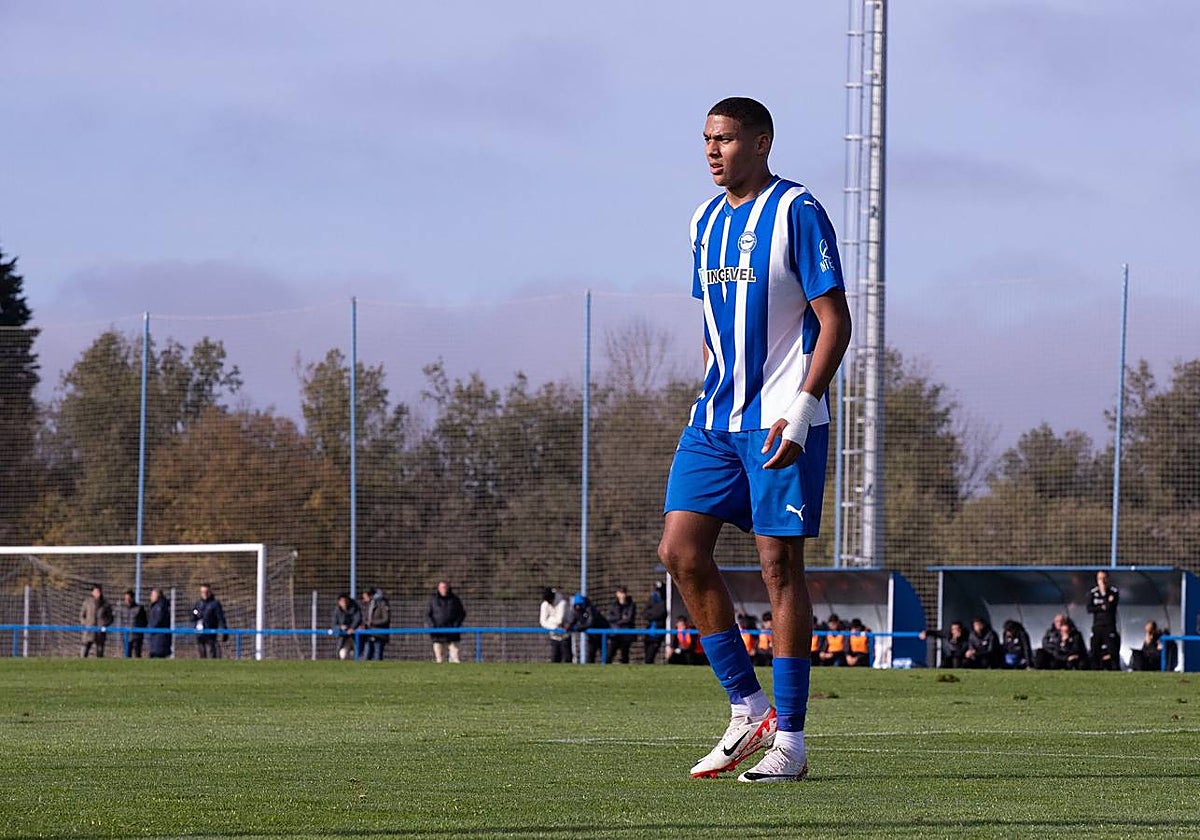Maroan Sannadi durante un partido con el Deportivo Alavés B esta última temporada.