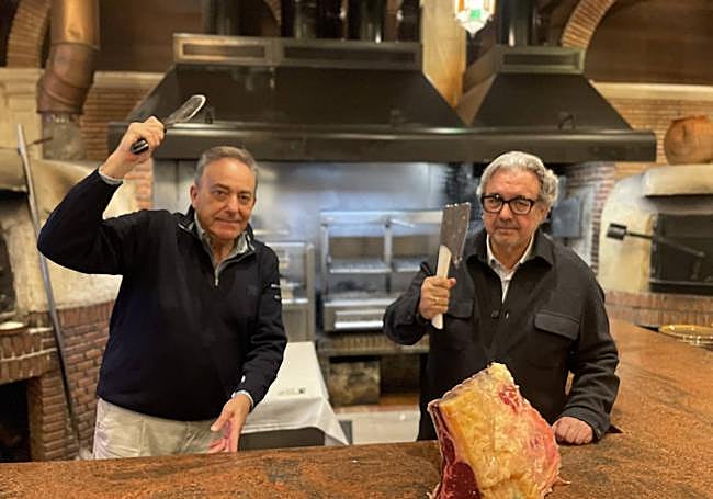 El crítico Pepe Barrena y el cocinero Juanjo López.