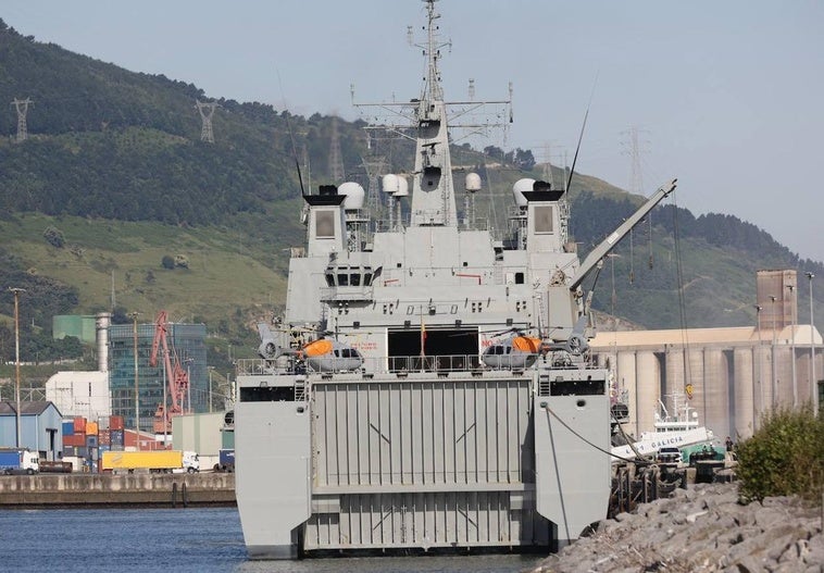 Los tres navíos de la Armada ya están en Getxo