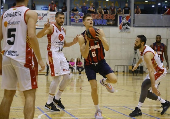 Savkov, en el partido de pretemporada del año pasado disputado en el Estella.