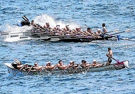 Zierbena y Urdaibai, en aguas de Lekeitio durante el Campeonato de Bizkaia.