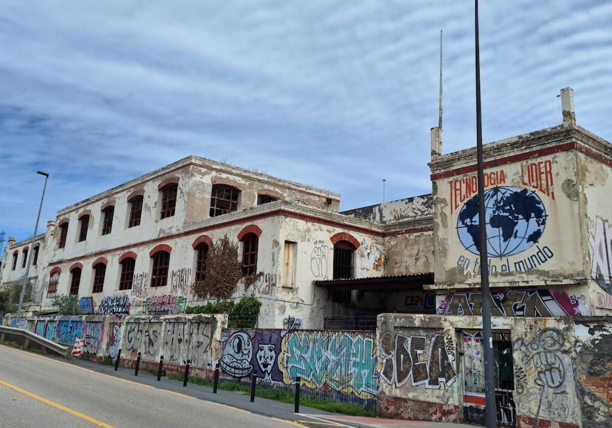 La antigua fabrica de Pinturas Internacionales en Lutxana