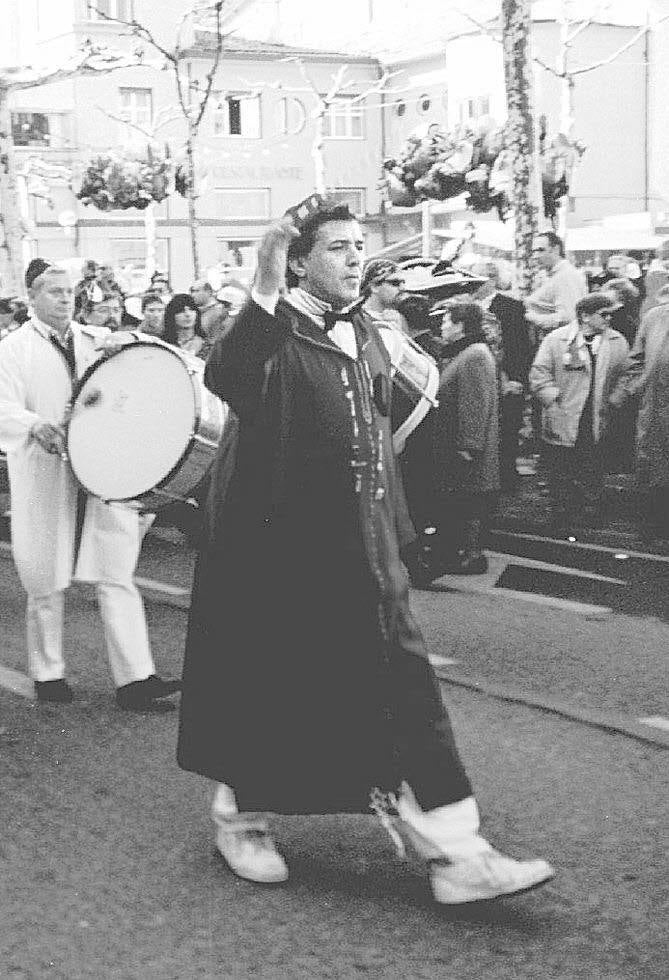 Francisco Arratibel, desfila en los carnavales de Tolosa tres días antes de ser asesinado.