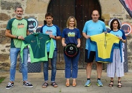 Gorka Sudupe, Ion Ubide, Leire Artola, Andoni Zubeldia y Mireia Trigueros, durante la presentación de la prueba.