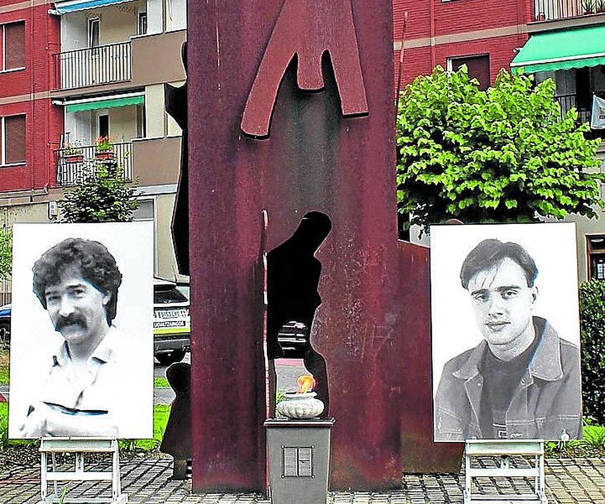 Imagen del monolito durante este acto institucional del año pasado.