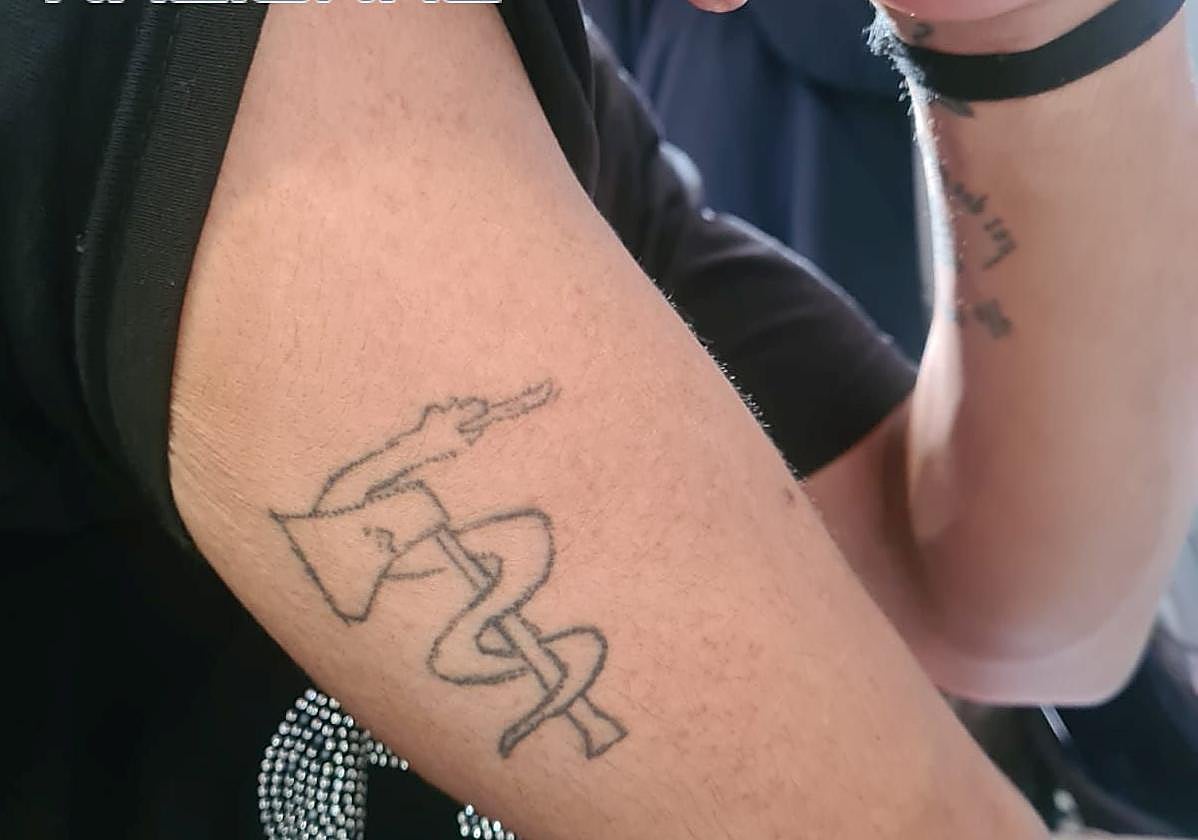 Imagen de uno de sus tatuajes.