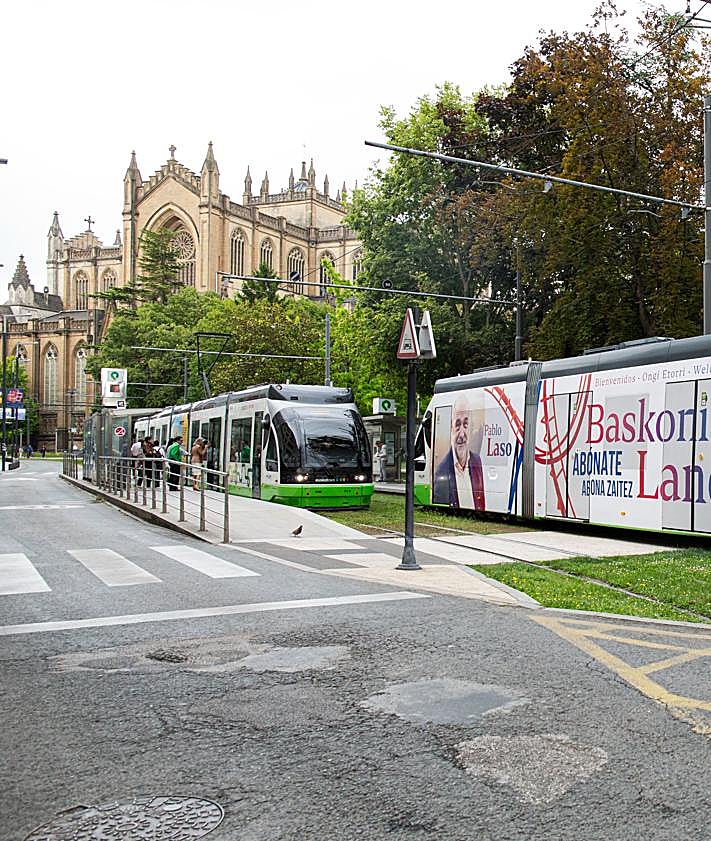 Imagen secundaria 2 - El tranvía de Laso y Howard, por Vitoria. 