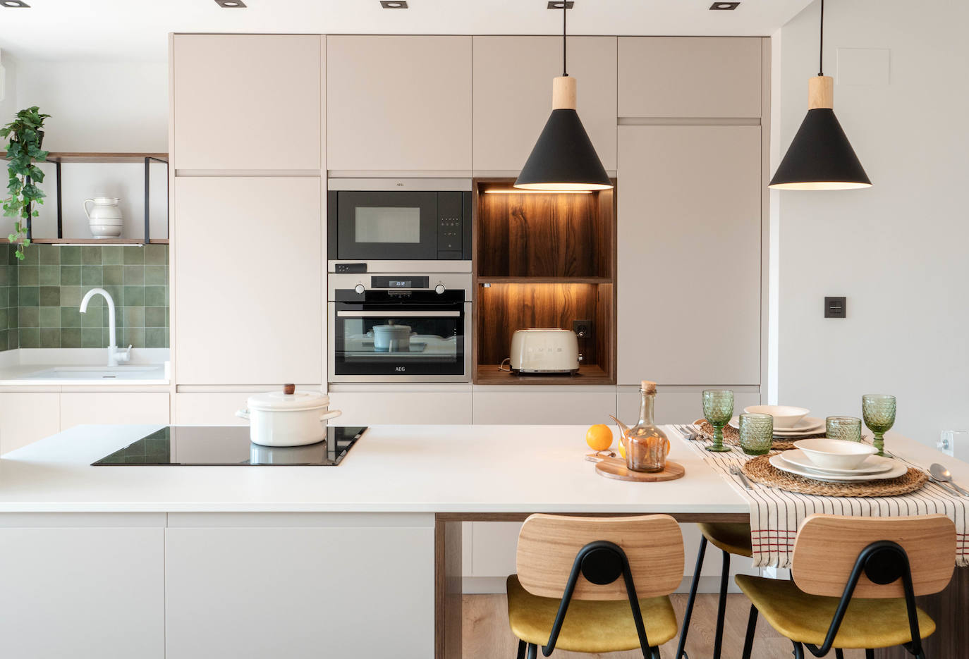 Elisa, la interiorista que llena las casas en Bizkaia de sus propias obras de arte