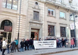 Protesta de los trabajadores de los polideportivos de Bizkaia.