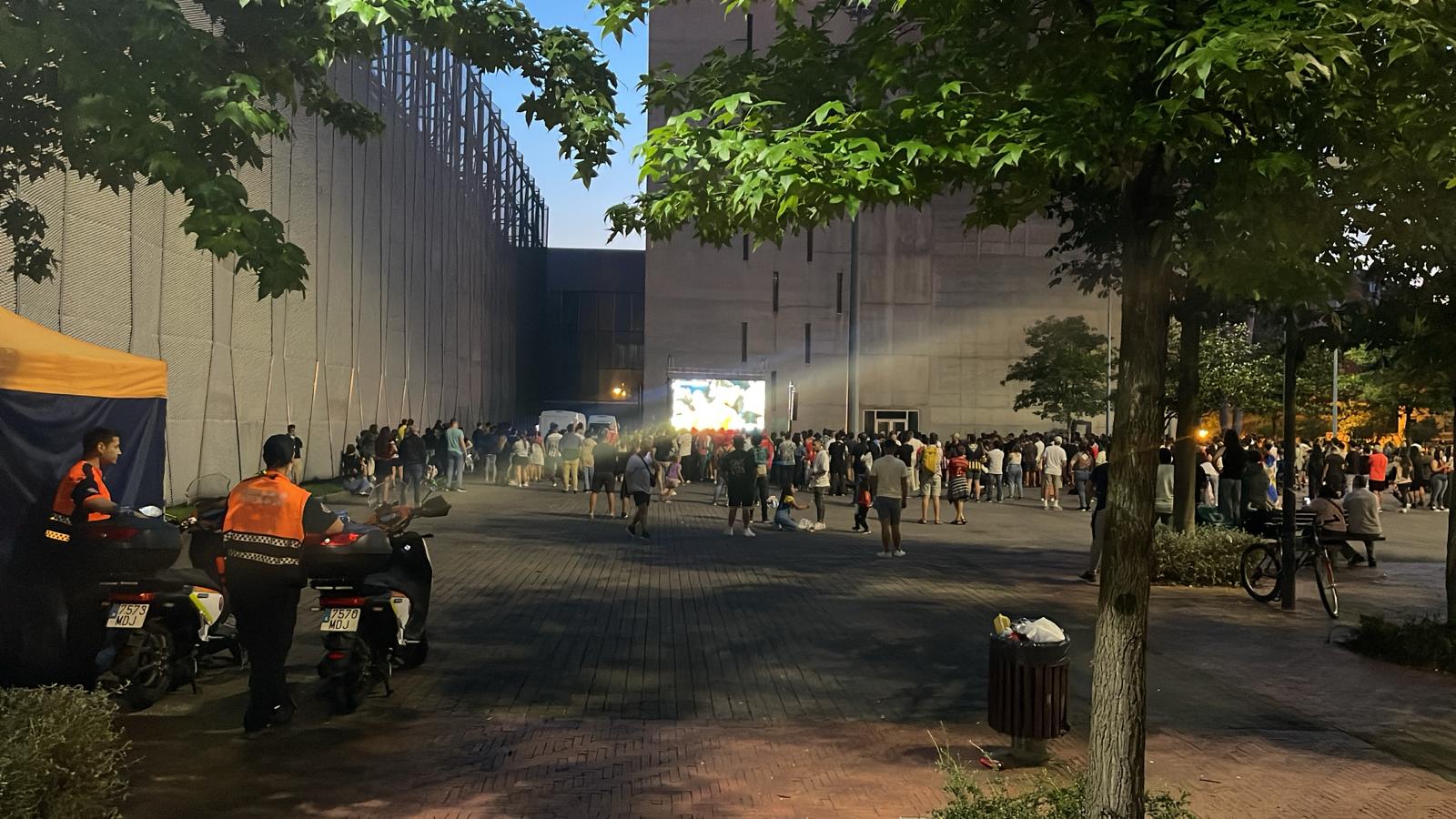 Ambiente en los aledaños del BEC.