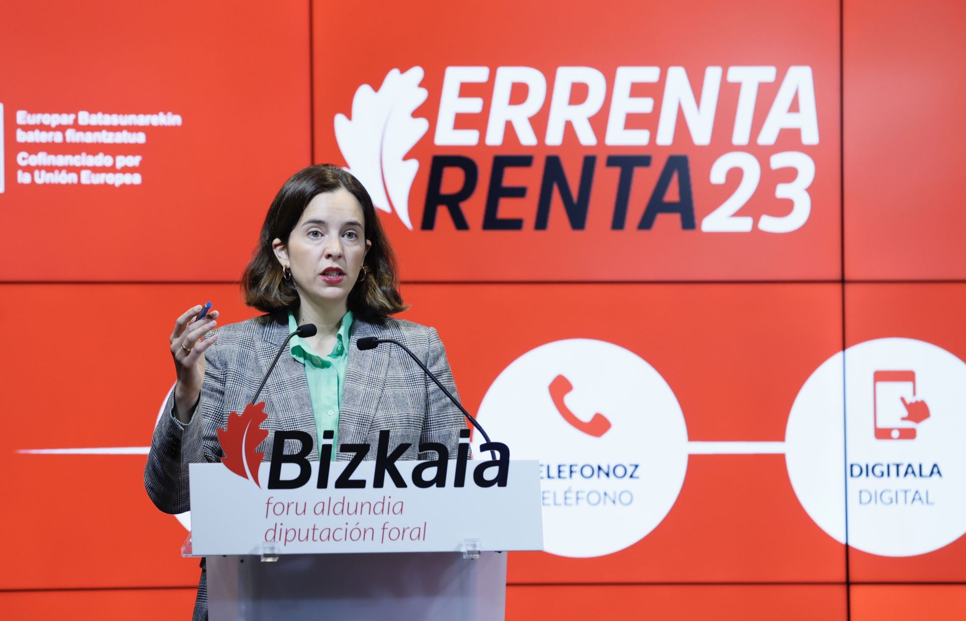 Itxaso Berrojalbiz, diputada de Hacienda de Bizkaia, en la presentación de la última campaña de Renta.