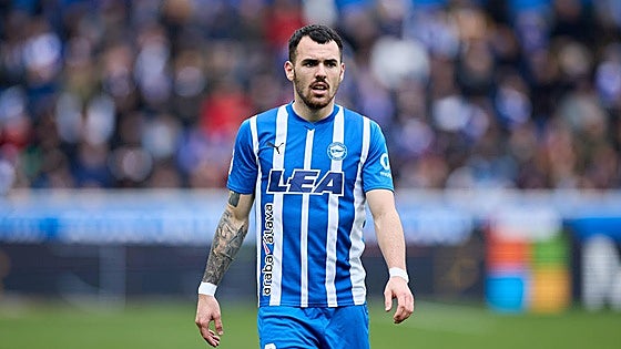 Álex Sola no volverá al Alavés y ficha por el Getafe hasta 2027