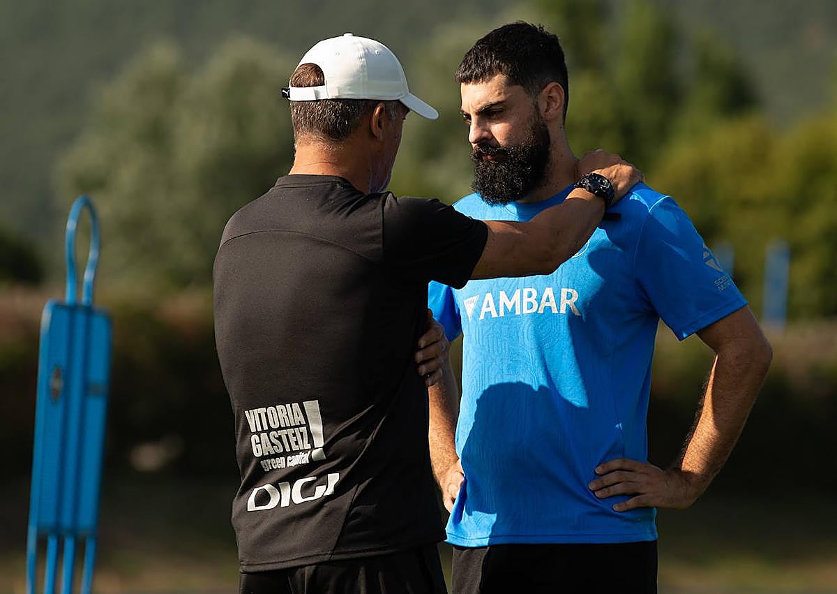 Imagen secundaria 1 - Villalibre, sobre el césped de Ibaia. 