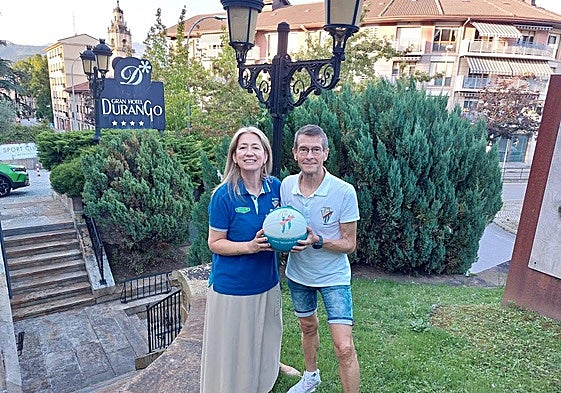 Los presidentes del club, Alicia Gómez e Hilario Pérez.