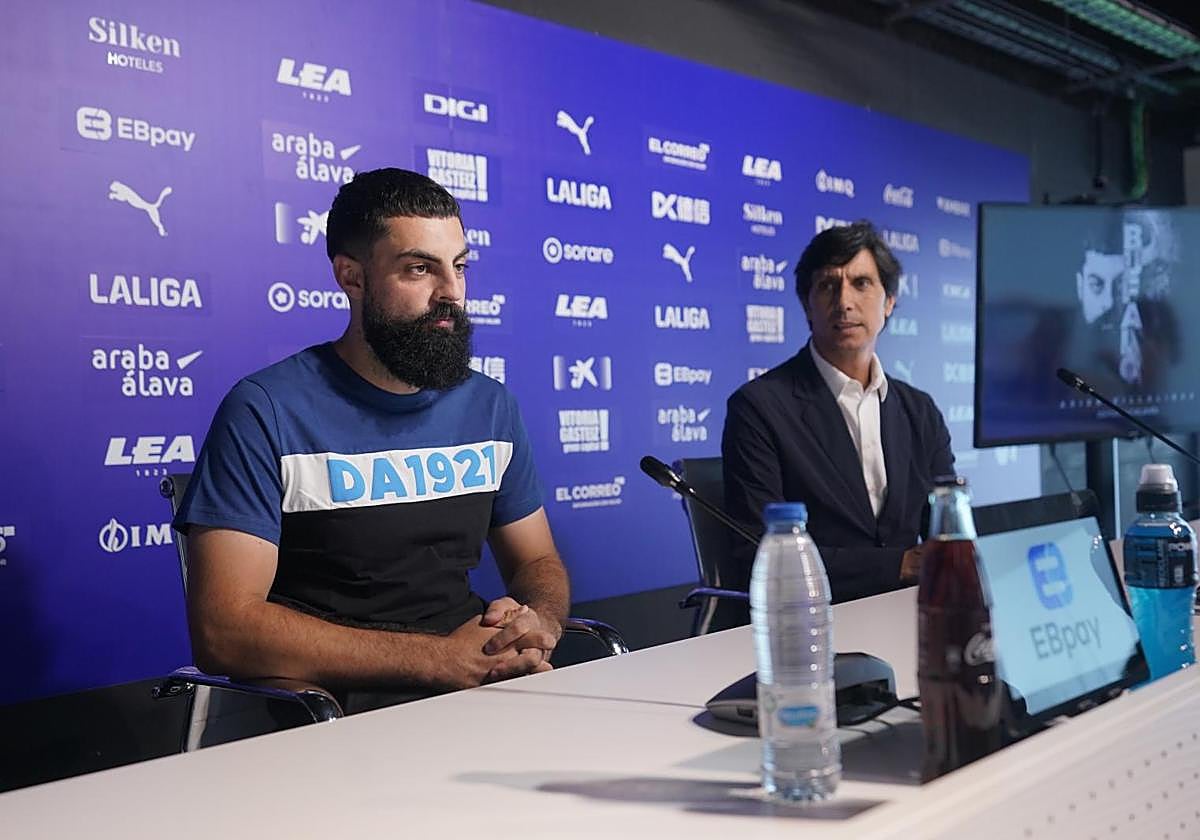 Sergio Fernández, en rueda de prensa con Villalibre.