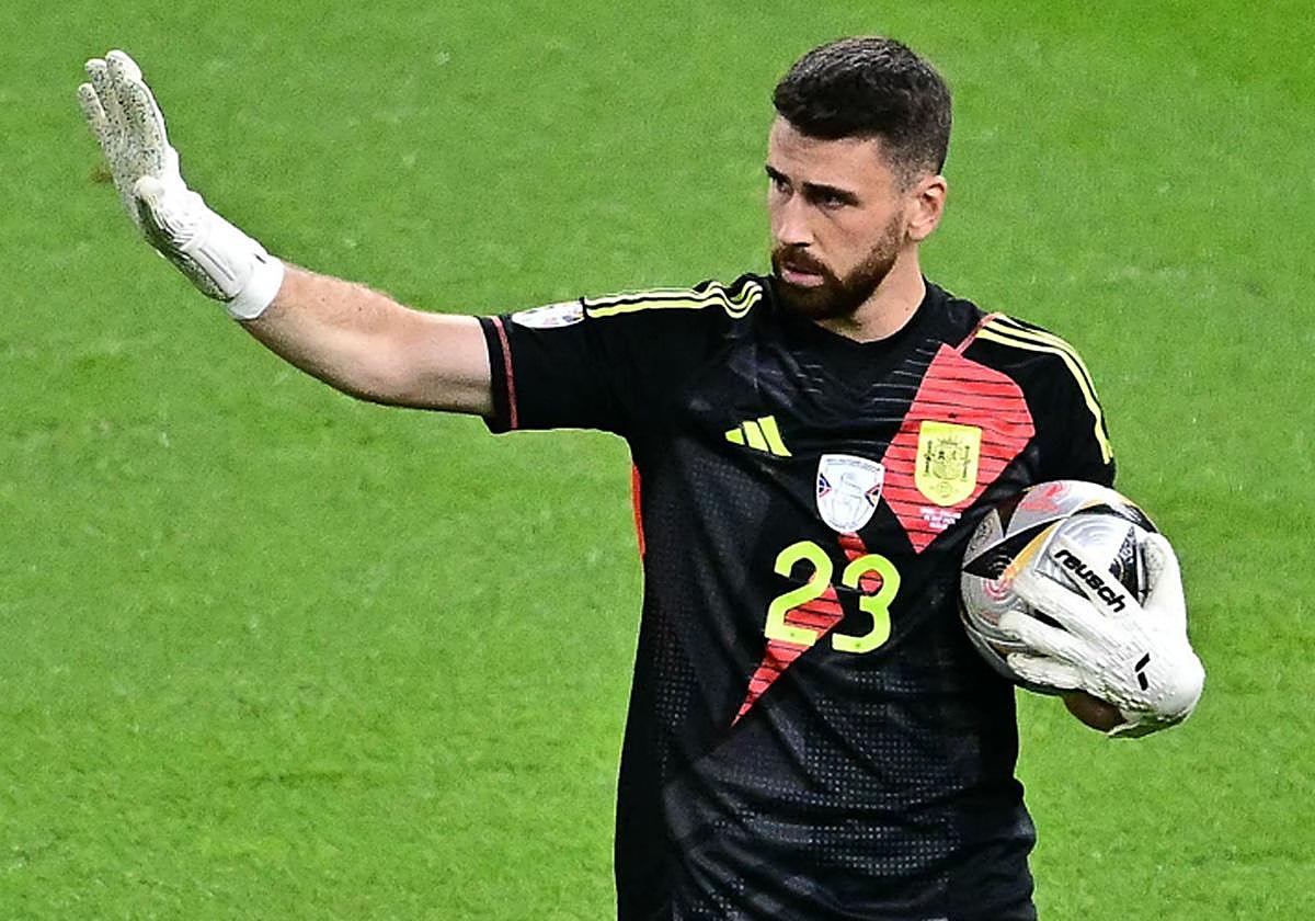 La operación de muñeca tendrá a Unai Simón varios «meses» de baja