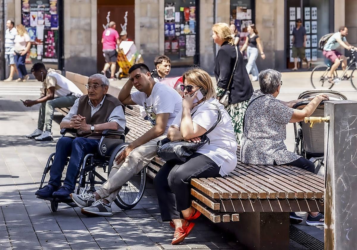 Álava se enfrenta este viernes a otra jornada de 37 grados antes del respiro del fin de semana