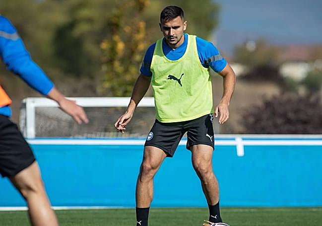 Sedlar, entrenando con el Alavés.