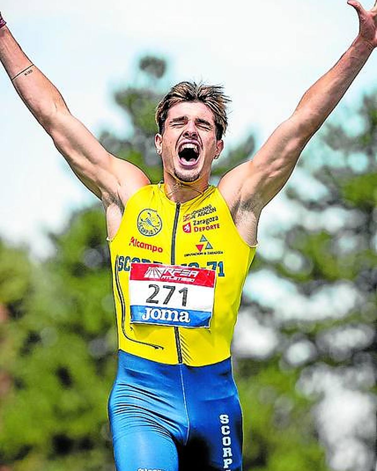 Markel Fernández celebra su récord de Euskadi.