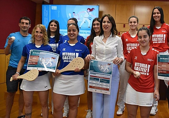 El Masters femenino de pelota sigue al alza en la Plaza de los Fueros