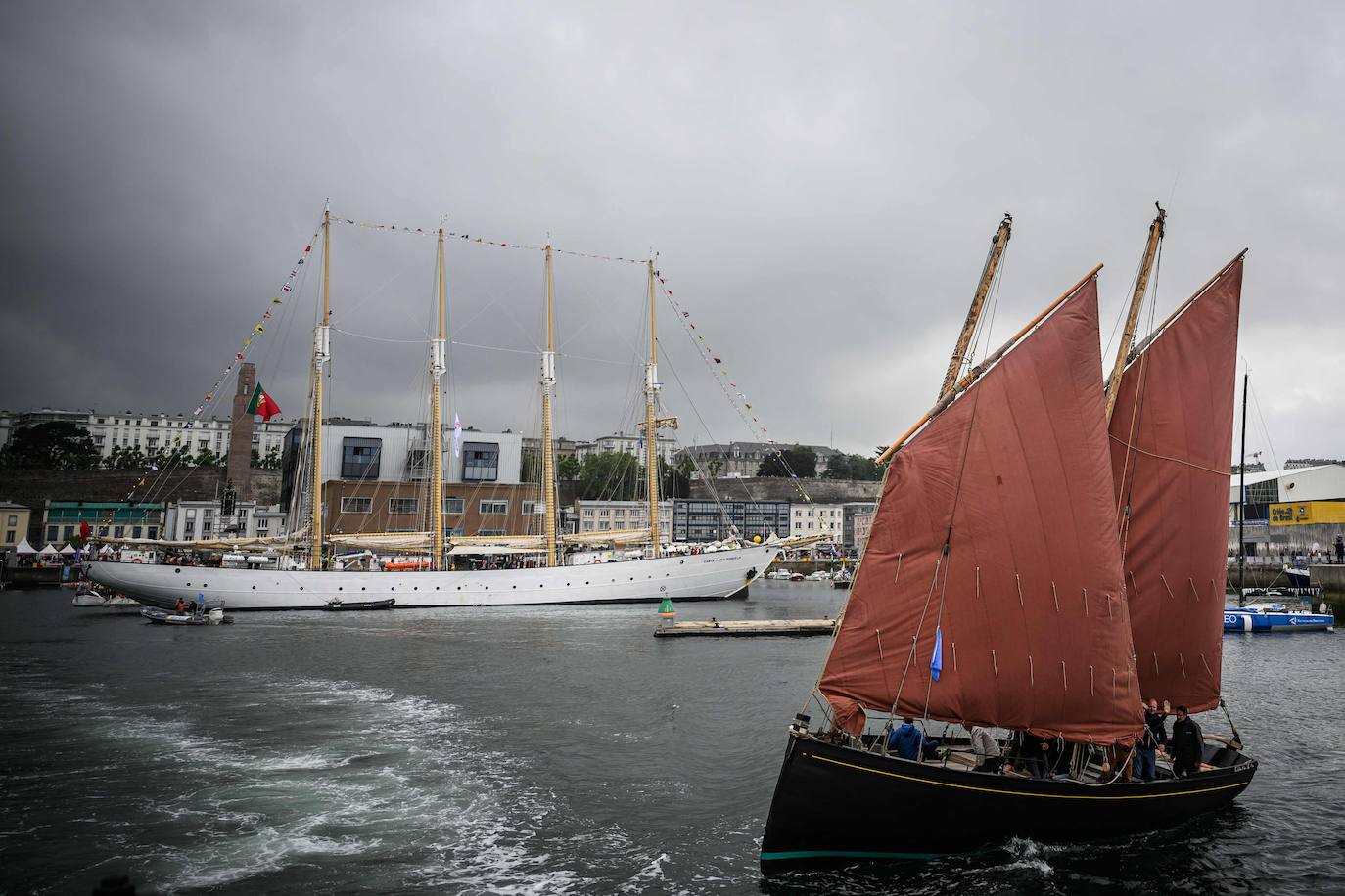 El Festival Marítimo de Brest vuelve a impresionar con sus barcos de época