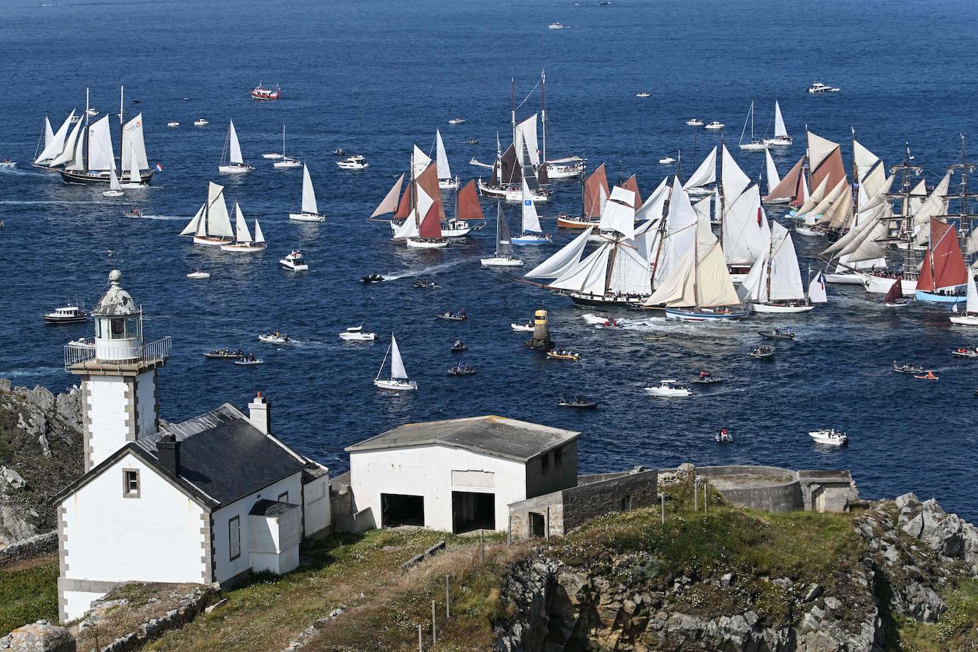 El Festival Marítimo de Brest vuelve a impresionar con sus barcos de época