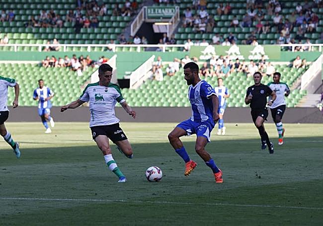 Abde, ante el Racing.