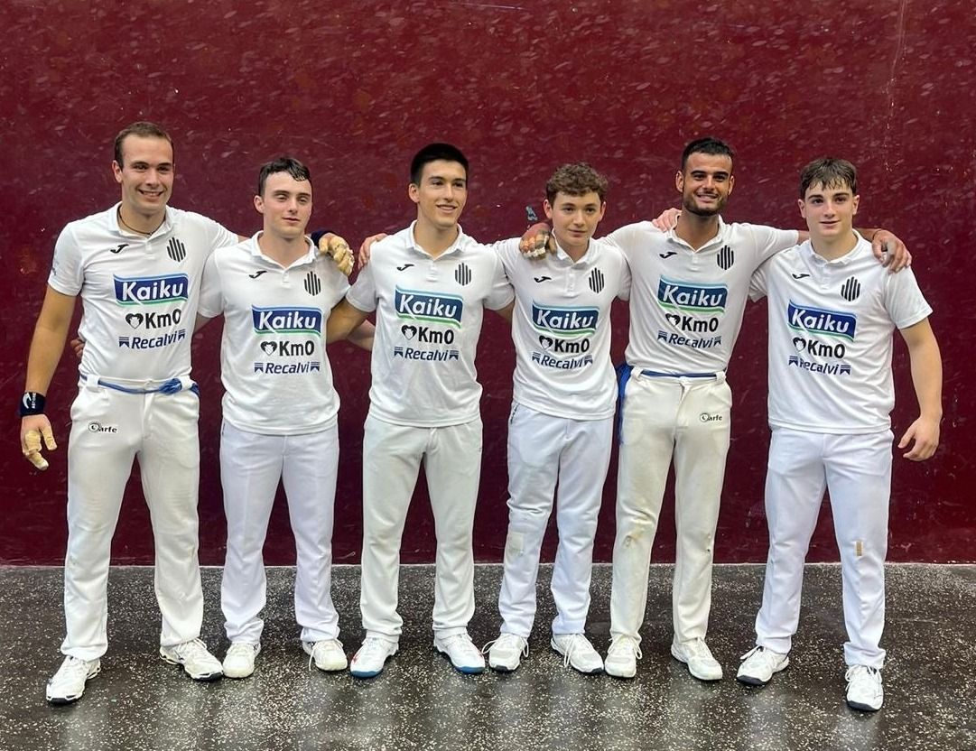 Pelotaris alaveses participantes en la final del campeonato.