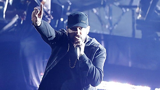 ¿Quién podía destronar a Taylor Swift de la lista de éxitos? Solo él: Eminem