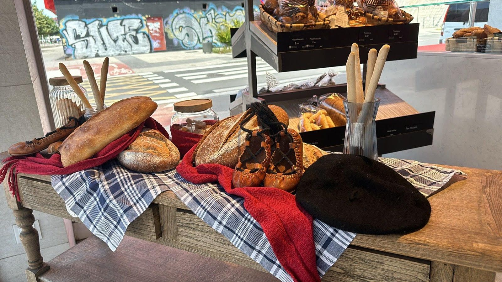 Conoce la &#039;Ruta de escaparates y rincones&#039; en honor a La Blanca