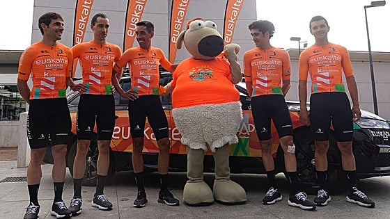 El Euskaltel se presenta para la Vuelta: «No tengo duda de que seremos protagonistas»