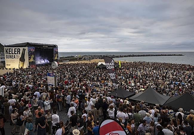 Llenazo absoluto en el concierto de la cantante de Mallabia.