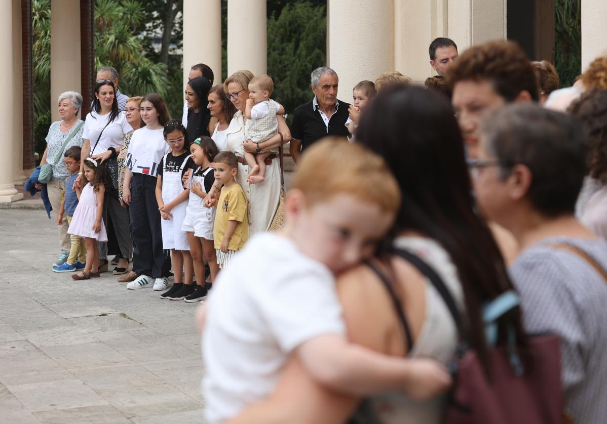 Este año 16 familias han acudido a la llamada de la fotógrafa Naiara Gallego.